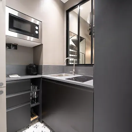 Cosy - Moulin Rouge Apartament *